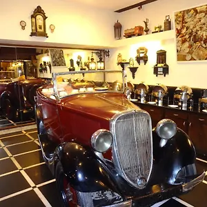 Broadway Hotel